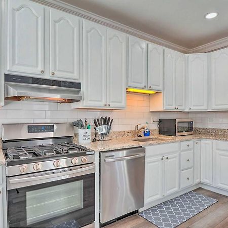 Baltimore Abode, Walk To Cross Street Market! Экстерьер фото