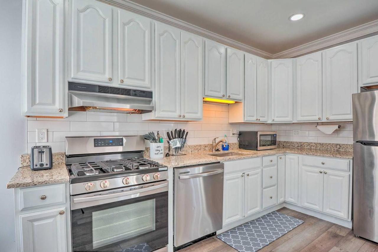 Baltimore Abode, Walk To Cross Street Market! Экстерьер фото